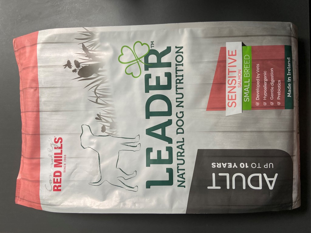 LEADER ADULT SENSITIVE SAUMON SMAL 6kg